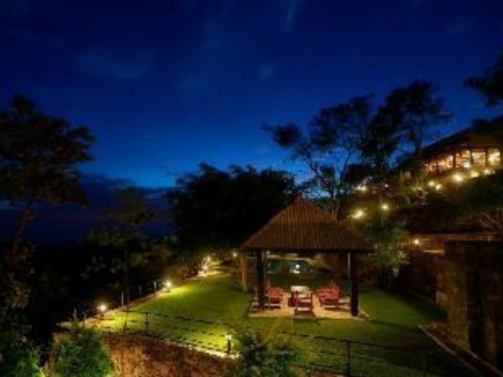 Suite with Mountain View